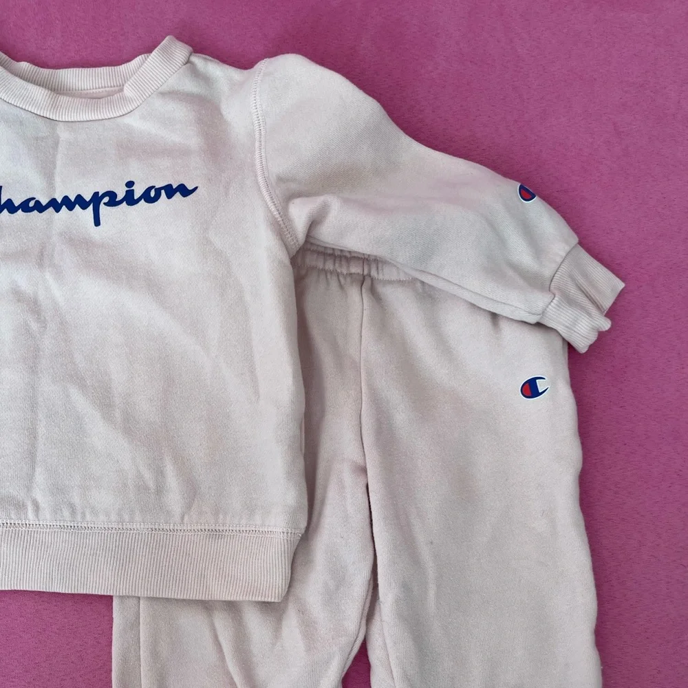 Champion Set - Picture 2 of 4